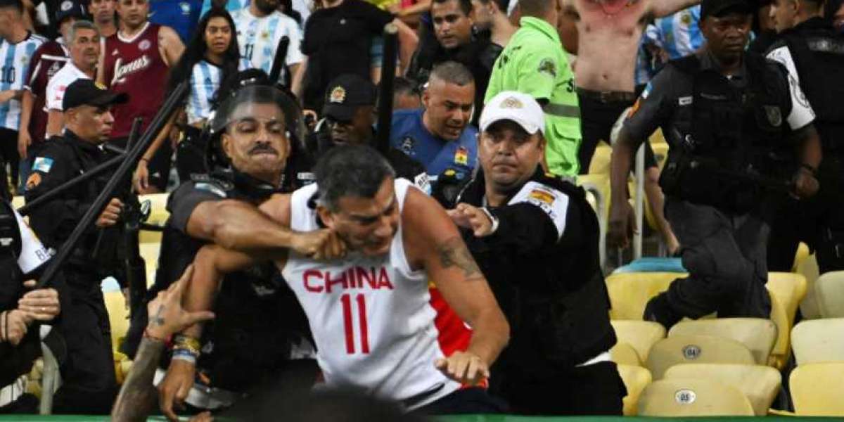 Choque de hinchas Brasil Argentina, ¡la camiseta de Yi Jianlian llama la atención!