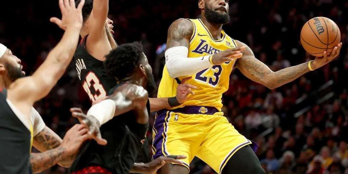 Lakers Crush Blazers, Fans Ecstatic as Defense and Effort Shine